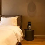 Si