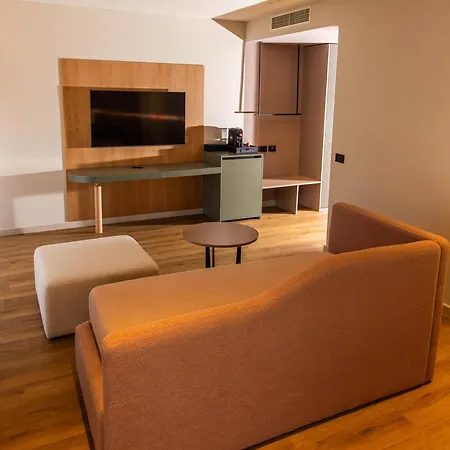Si 4* Tirana