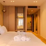 Si 4*