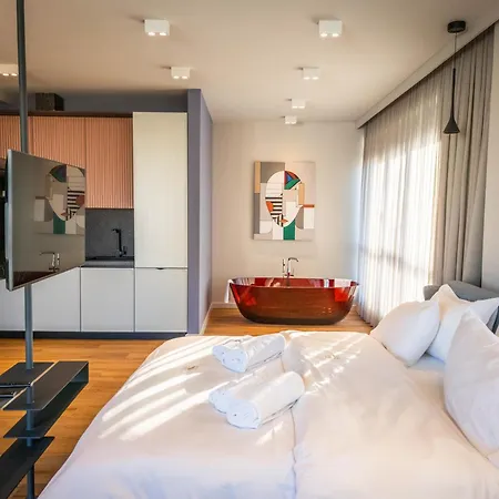 Si Aparthotel 4*