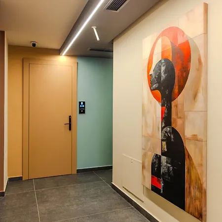 Si Aparthotel 4*