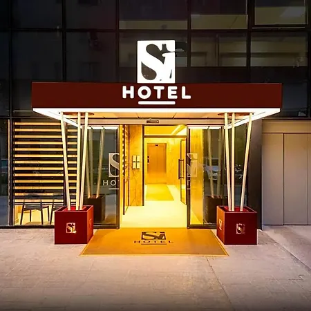 Si Aparthotel 4*