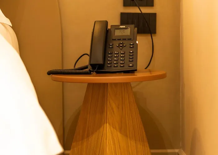 Si מלון דירות 4*